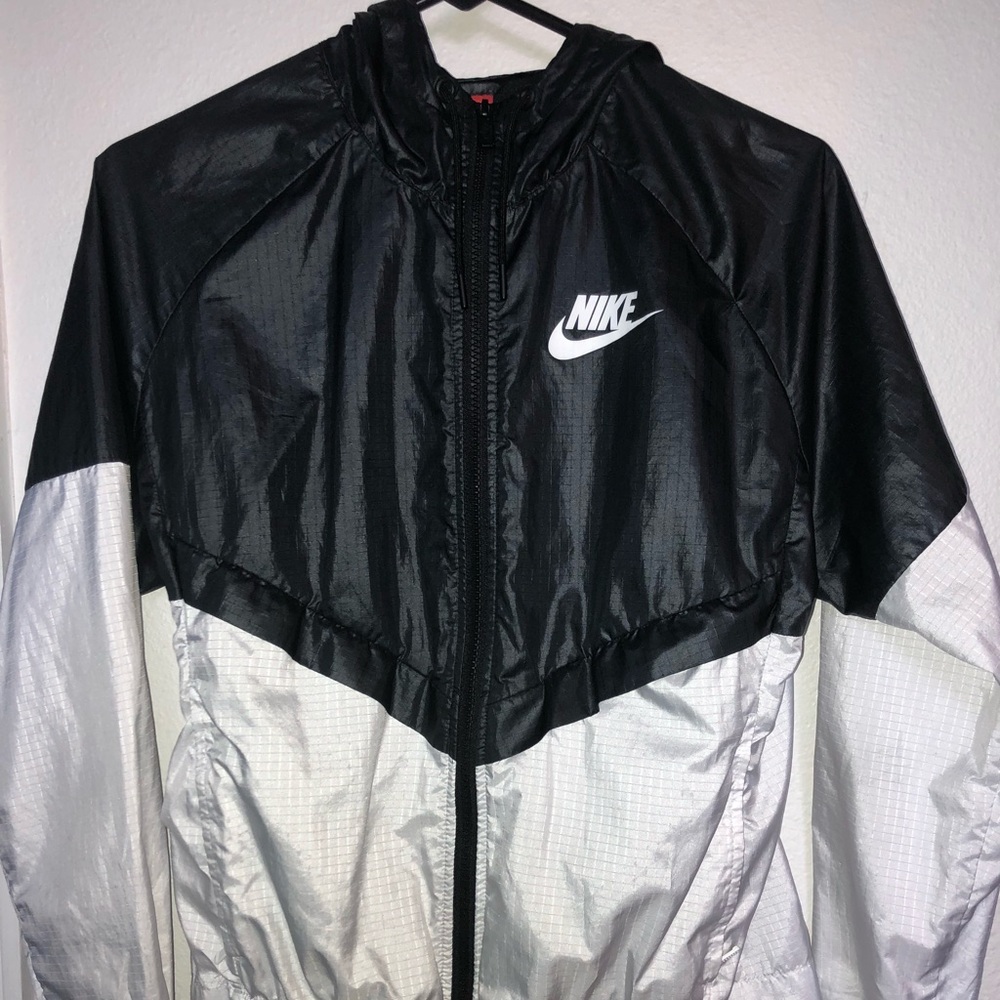 nike windbreaker